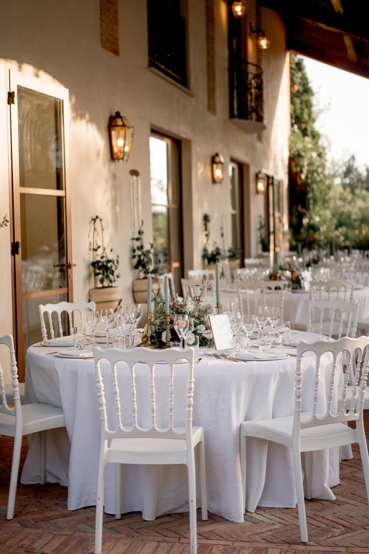 Cena nel portico